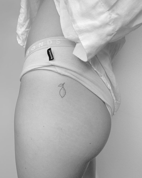 Tattoo by <a href="https://tattoolist.co/artist/cocoloberg/">Coco Loberg</a>