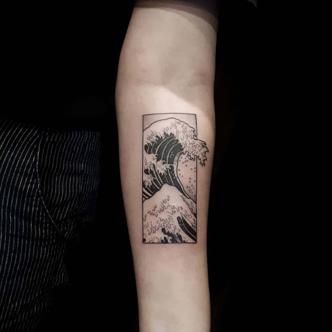 Tattoo uploaded by Xavier • 'The Great Wave off Kanagawa' tattoo by Oozy.  #Oozy #blackwork #dotwork #southkorean #thegreatwaveoffkanagawa #hokusai  #japanese #greatwaveoff #woodblock #traditional #iconic #fineart #mtfuji # wave • Tattoodo
