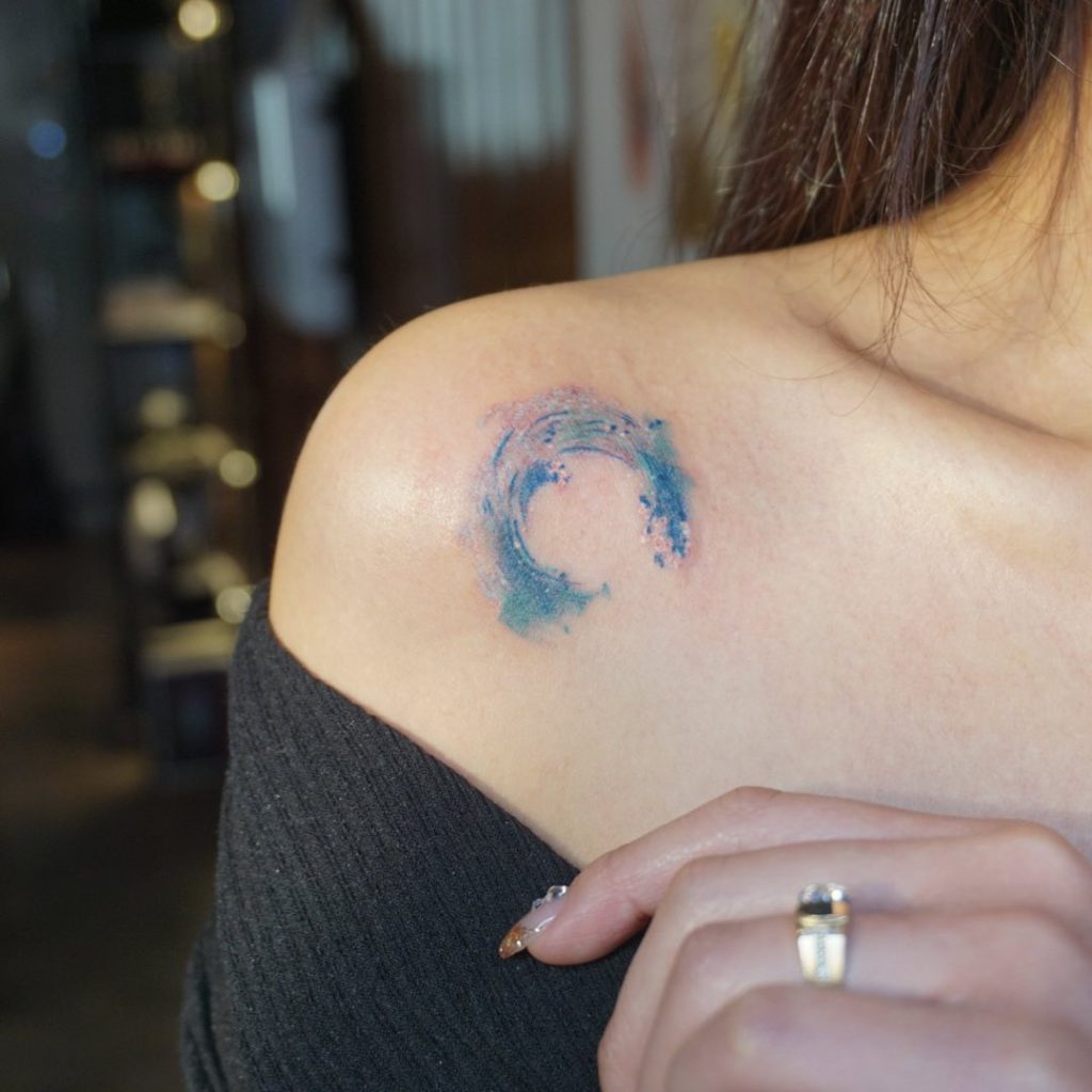 Wave tattoo on Shoulder by mijeong