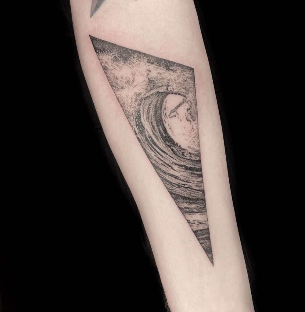 Wave tattoo on by Maya Mysteria