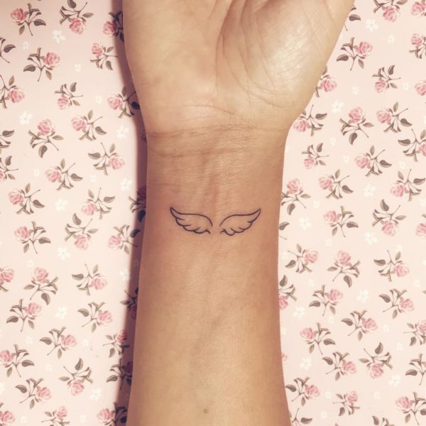 Tattoo by <a href="https://tattoolist.co/artist/luanadorea/">Luana Dórea</a>