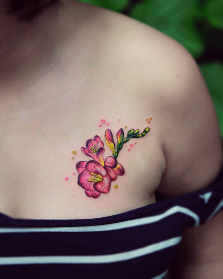 Best Collarbone Floral Tattoos For Your Inspiration