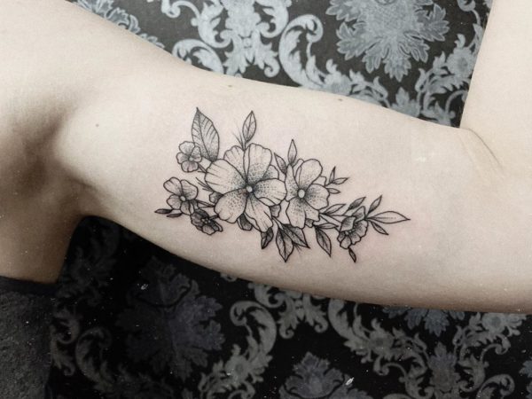 Tattoo by <a href="https://tattoolist.co/artist/nanartsink/">Liana Thomas</a>