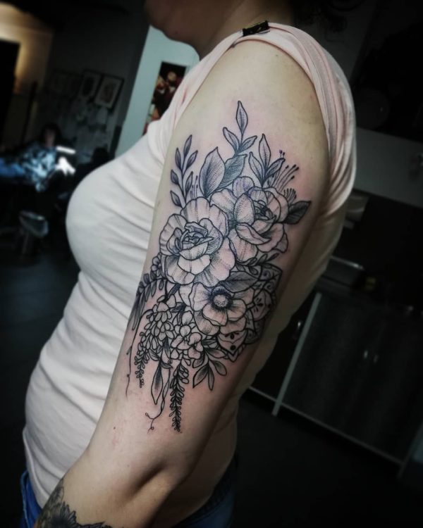 Tattoo by <a href="https://tattoolist.co/artist/snackbar_/">Nina</a>