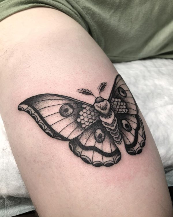 Tattoo by <a href="https://tattoolist.co/artist/ladylucktattooer/">Tanya Swemmer</a>