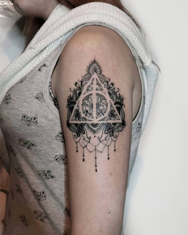 Tattoo by <a href="https://tattoolist.co/artist/adesart45/">𝔄𝔡𝔢𝔰</a>