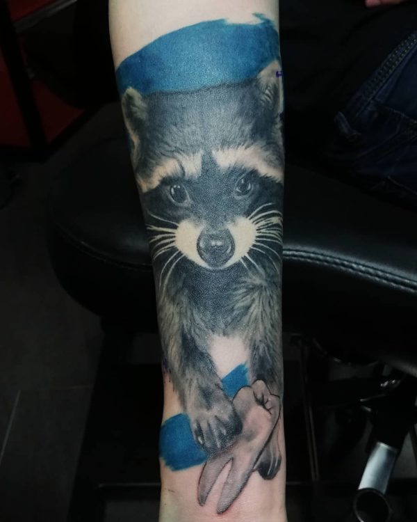 Tattoo by <a href="https://tattoolist.co/artist/snackbar_/">Nina</a>