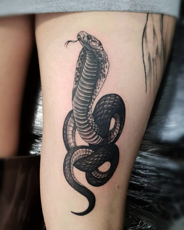 Tattoo by <a href="https://tattoolist.co/artist/lisascrimgeour/">Lisa Scrimgeour</a>