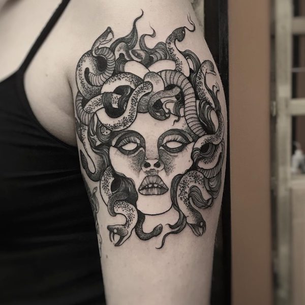 Tattoo by <a href="https://tattoolist.co/artist/harryrobbinstattoo/">Harry Robbins</a>