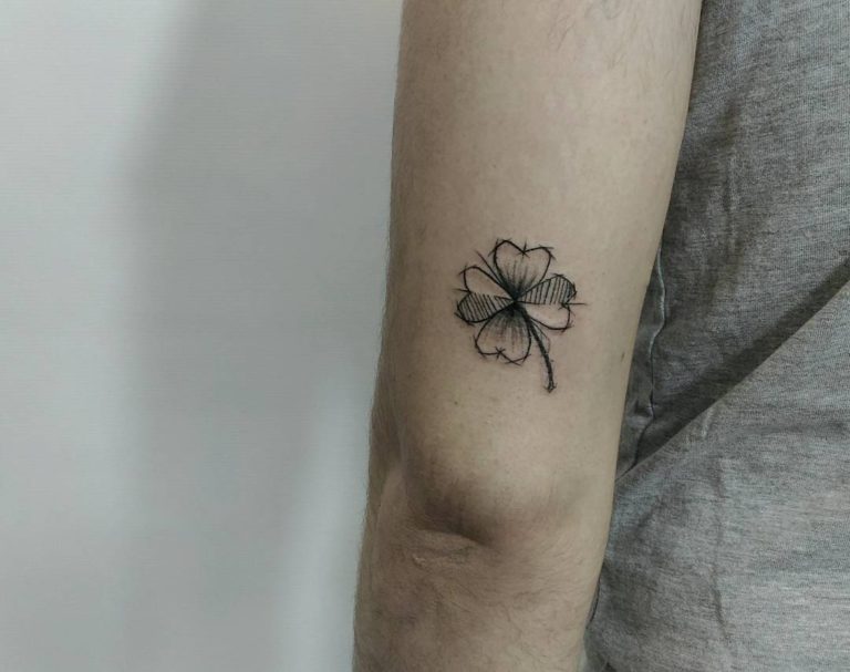 Clover tattoo on Arm (upper) by Miriam