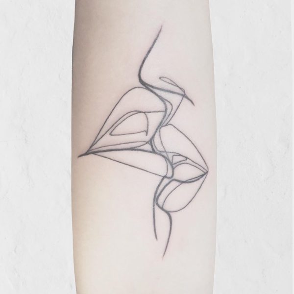 Tattoo by <a href="https://tattoolist.co/artist/backtobasicstattoo/">Charlotte </a>