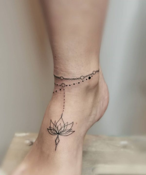 Tattoo by <a href="https://tattoolist.co/artist/albatattooist/">Alba</a>