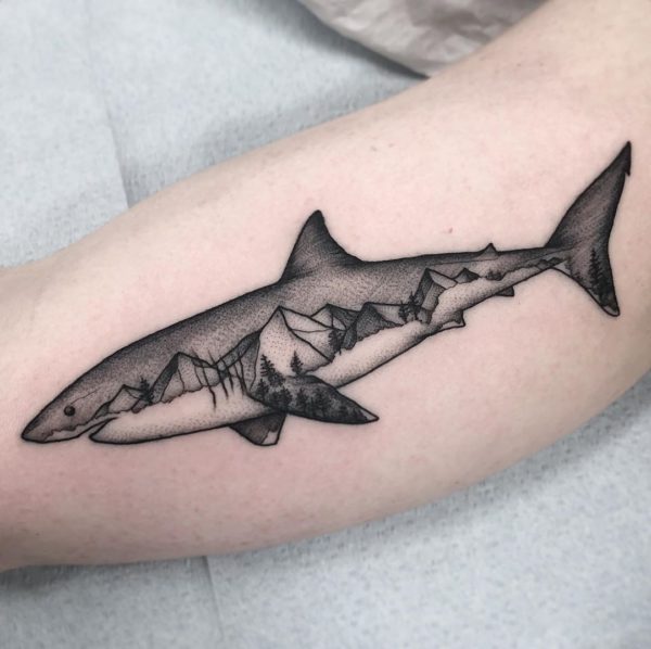 Tattoo by <a href="https://tattoolist.co/artist/loloartsplus/">Laura Cui</a>