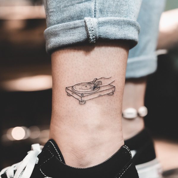 Tattoo by <a href="https://tattoolist.co/artist/iritgamburg/">Irit Gamburg</a>