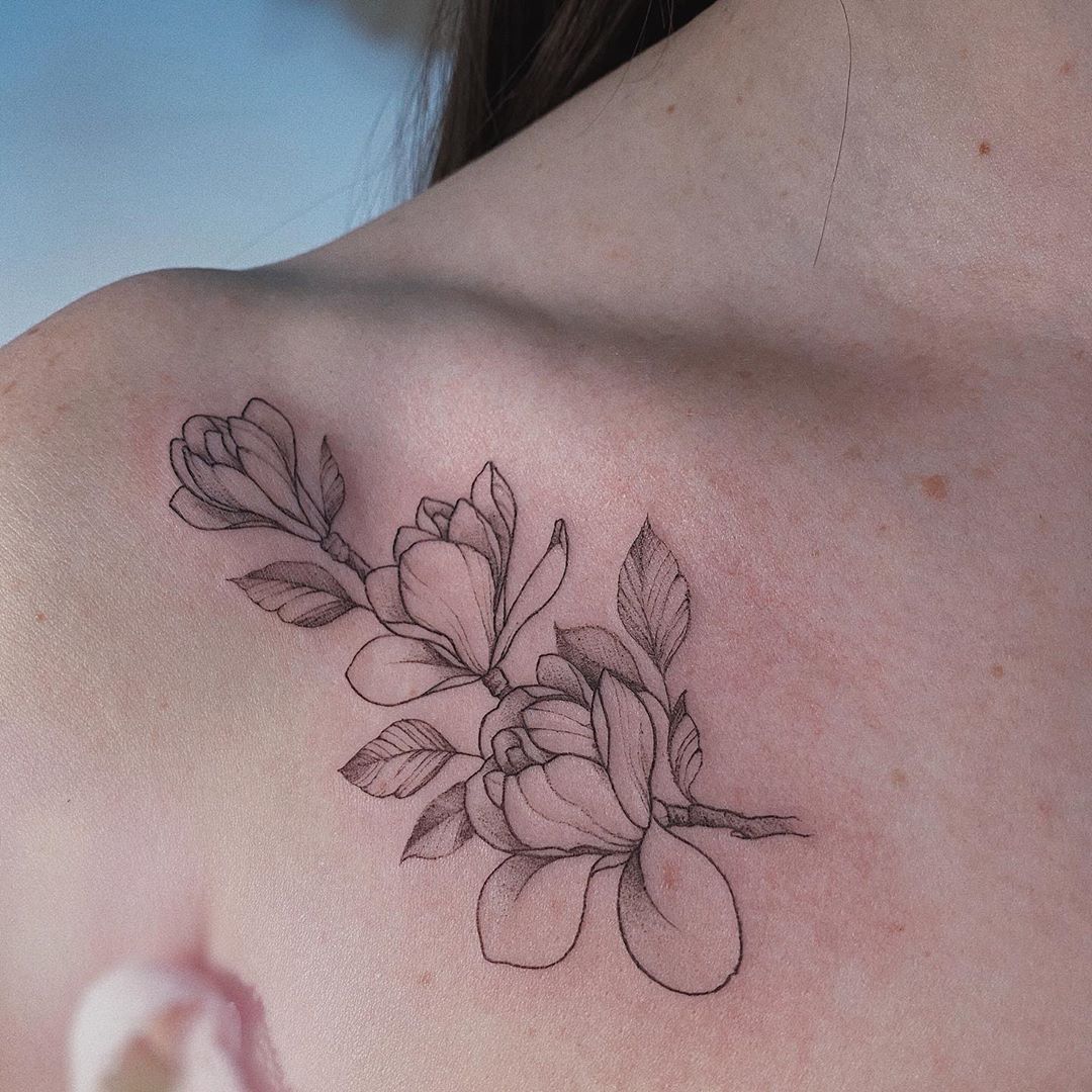 значение татуировки веточка с листьями на ключице